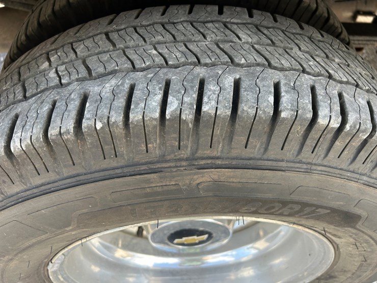 2014-chevrolet-3500hd-image-9