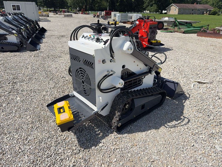 2026-zjg-zj-380-tracked-mini-skid-steer-loader-image-6