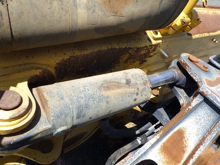2016-deere-850k-image-15