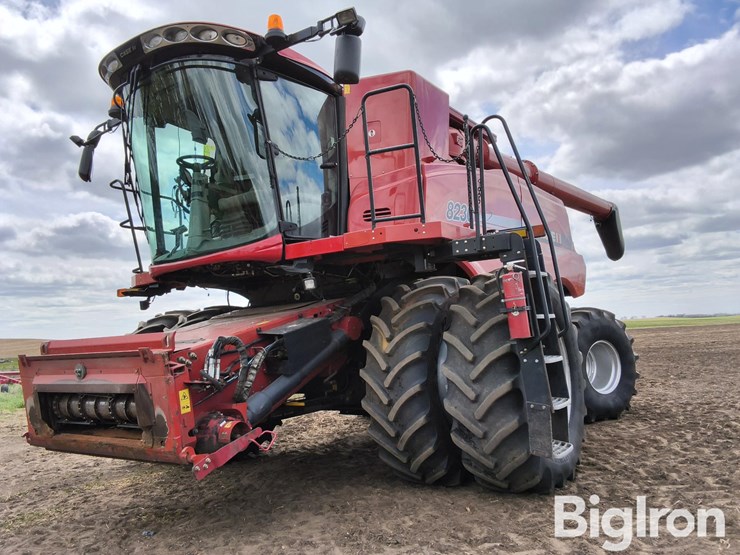 2013-case-ih-8230-image-1