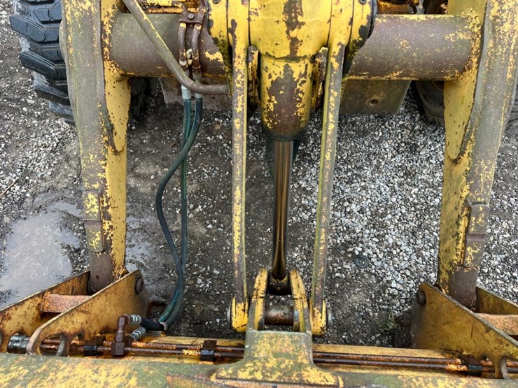 john-deere-310d-image-11