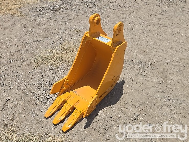 2026-caterpillar-305-image-1