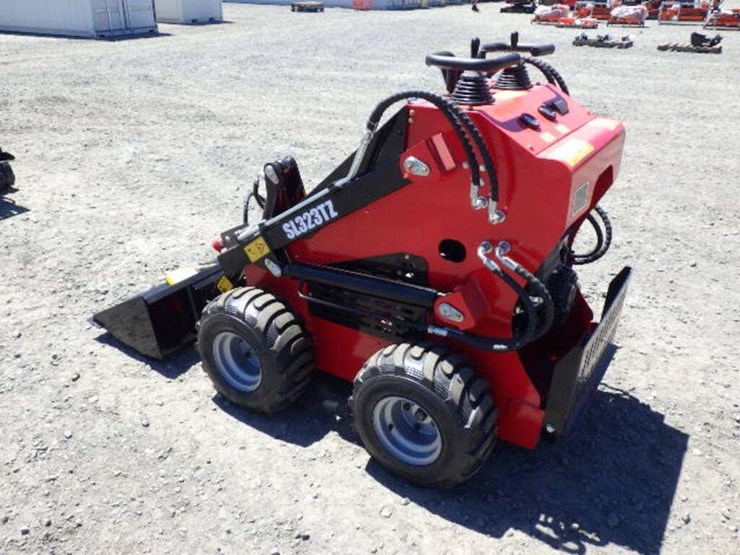 2026-sdlool-323tz-skid-steer-loader-image-2