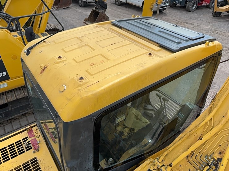 komatsu-pc270-lc-7-image-13