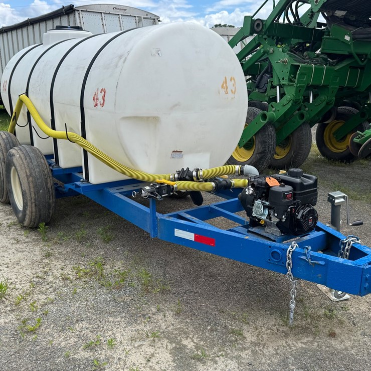 #2307 • 1000 Gallon Tender Trailer