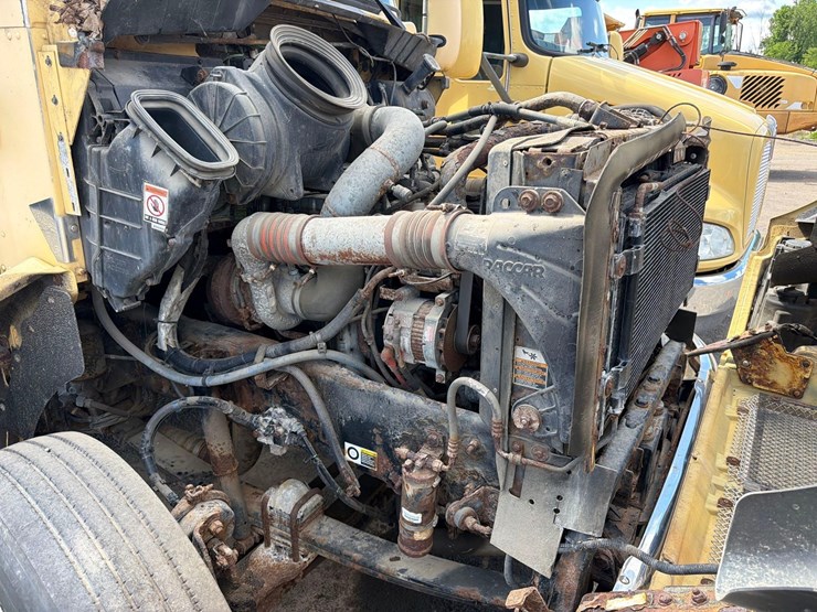 2009-kenworth-t370-image-11
