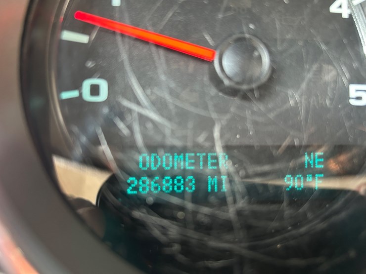 2014-chevrolet-3500hd-image-21