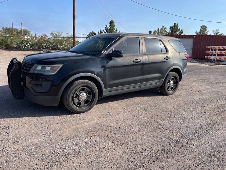 2016-ford-explorer-image-1