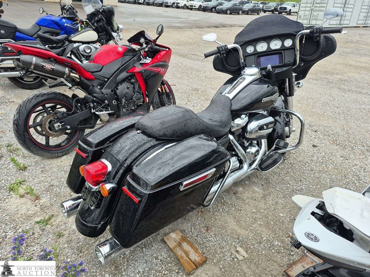non-operable-2022-harley-davidson-street-glide-image-4