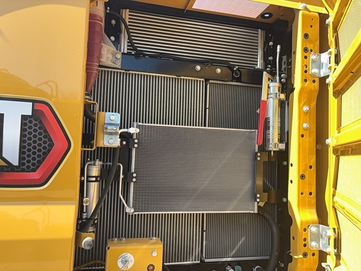 caterpillar-320gc-image-12