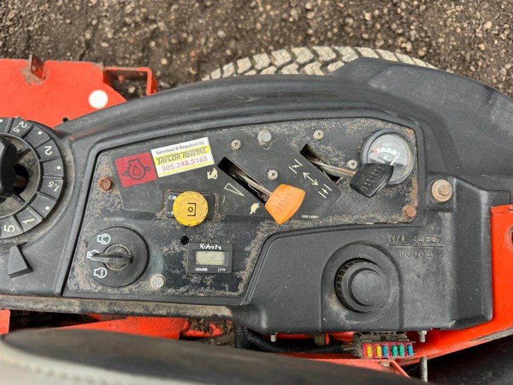 2016-kubota-z725kh-image-17
