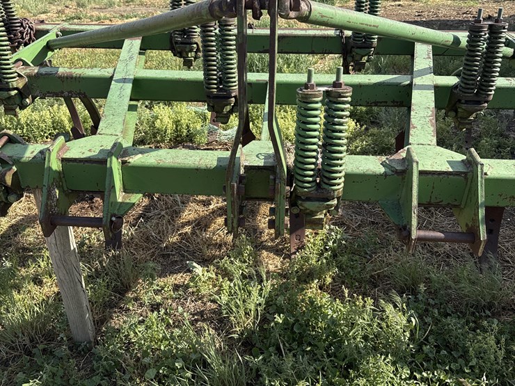 john-deere-100-image-10