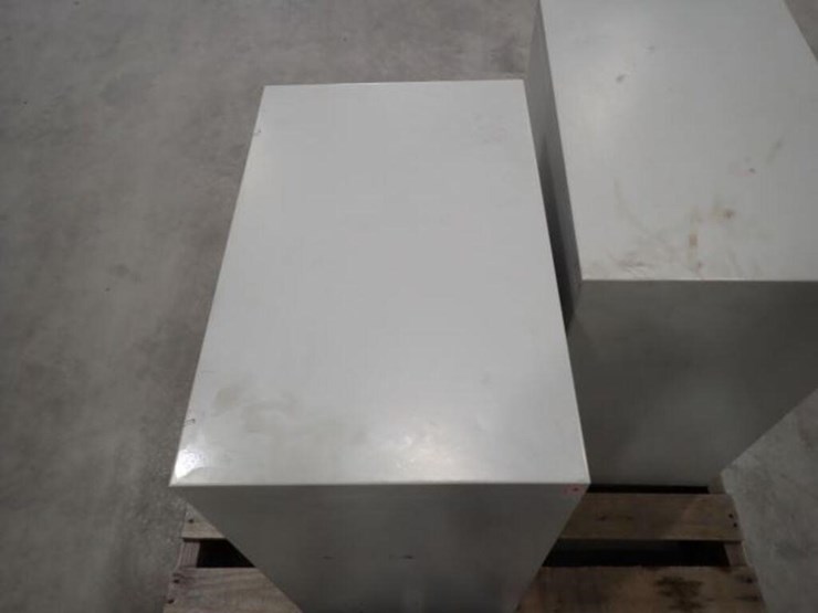 qty-of-(2)-metal-2-drawer-filing-cabinets-image-11