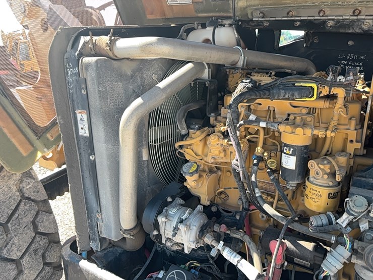 2016-caterpillar-tl642c-image-7