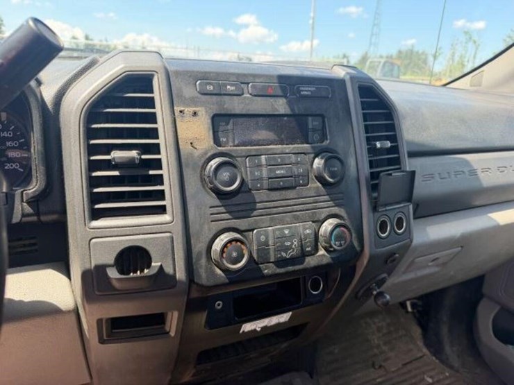 2016-ford-f550-xl-image-9