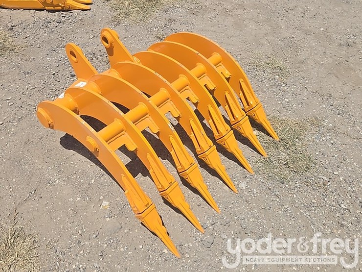 2026-caterpillar-305-image-4