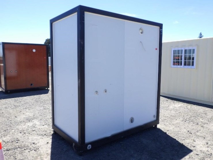 portable-toilet-w/-shower-image-2