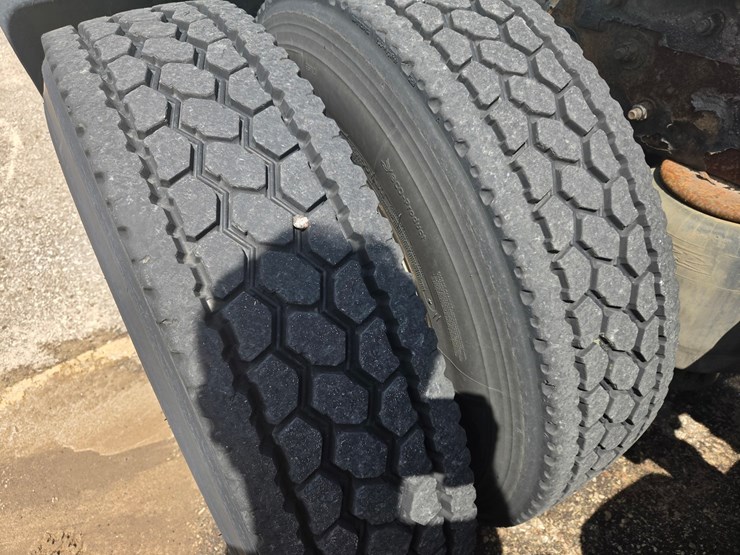 2015-kenworth-t680-image-97