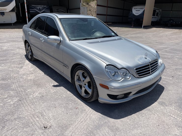 #162-•-2005-mercedes-c230-kompressor-(clean-nm-title)-image-3
