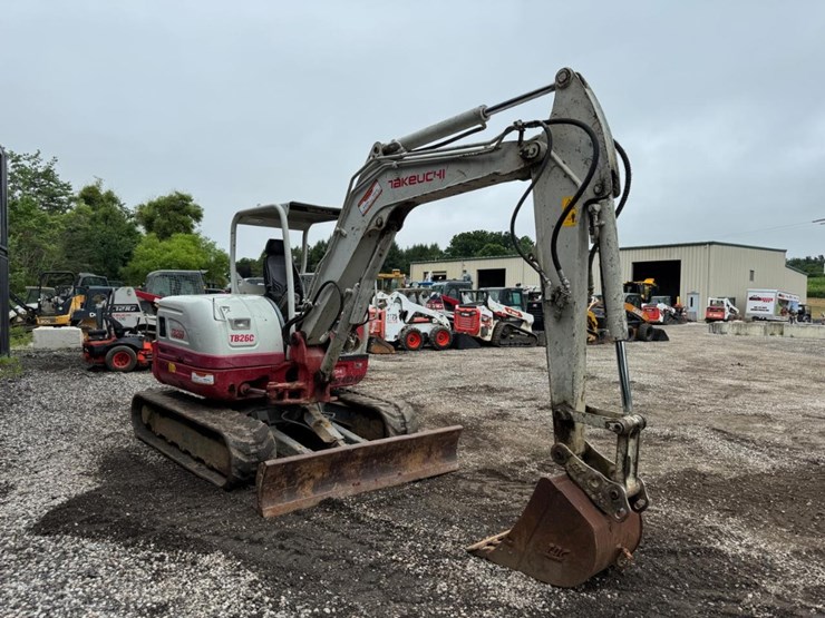 2016-takeuchi-tb260-image-8