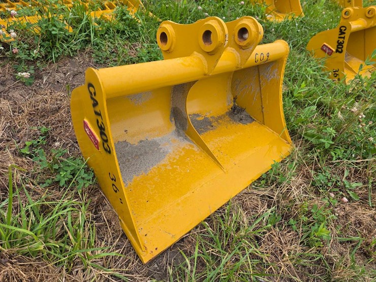 caterpillar-303-image-2