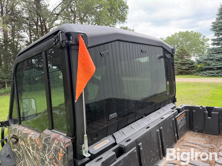 2025-can-am-defender-utv-image-16