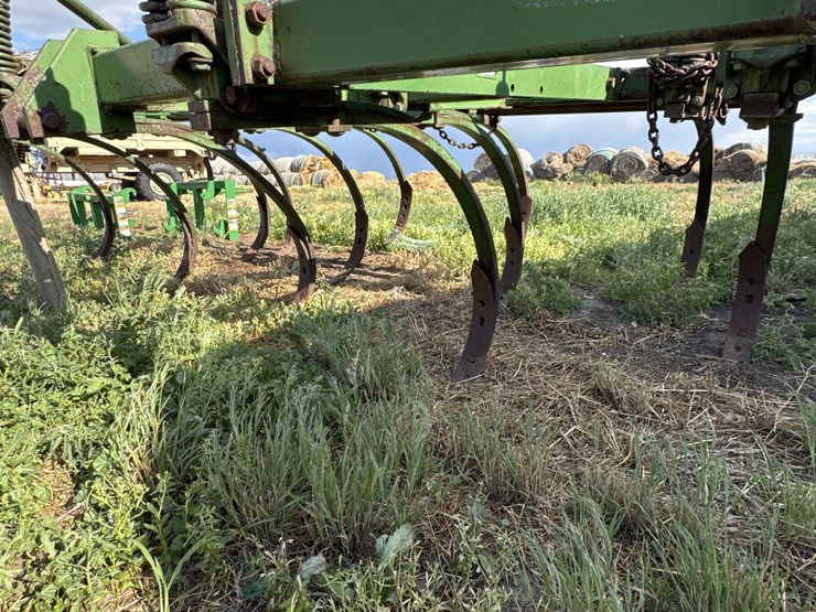 john-deere-100-image-9