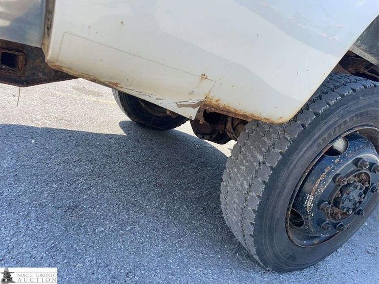 2015-ford-f350-image-41