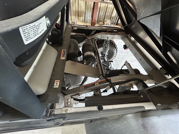 club-car-carryall-1700-image-14