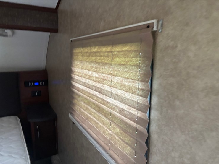 #2231-•-2014-crusader-335-5th-wheel-camper-image-79