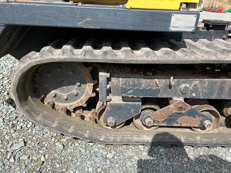 2013-yanmar-c30-image-37