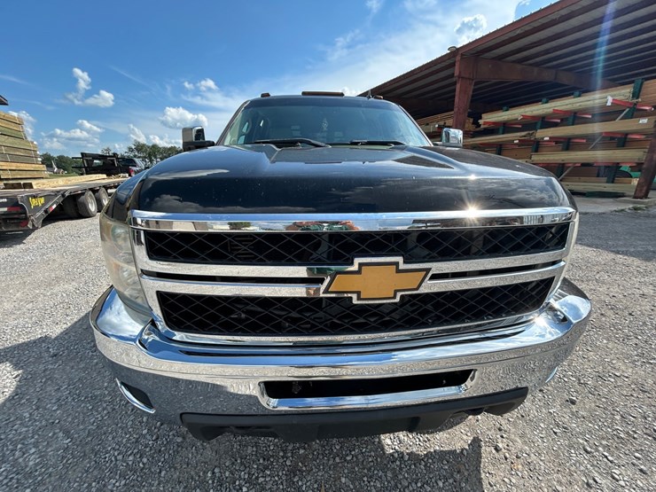 2014-chevrolet-3500hd-image-13