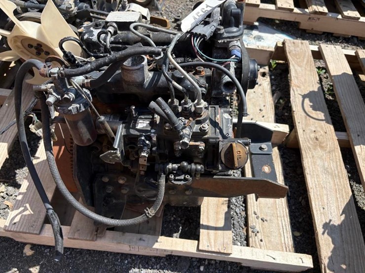yanmar-1ydxl-3-cylinder-diesel-engine-image-3