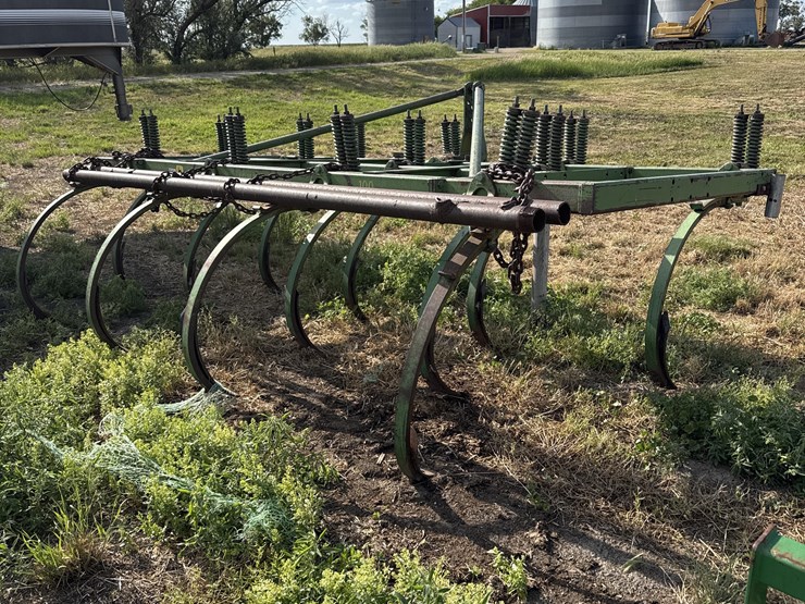 john-deere-100-image-5