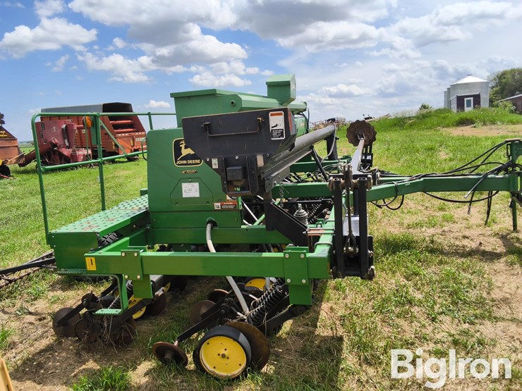 john-deere-750-image-4