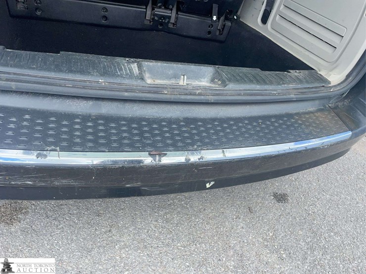2012-dodge-grand-caravan-crew-image-31