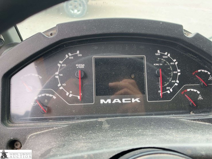 non-operable-2020-mack-lr-t/a-refuse-truck-image-9