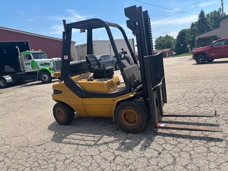 #2246-•-baker-forklift-image-5