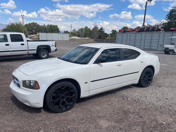#157-•-2006-dodge-charger-(nm-title-in-delay)-image-1