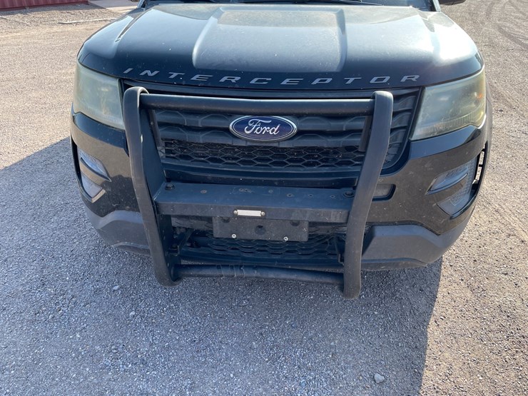 2016-ford-explorer-image-15