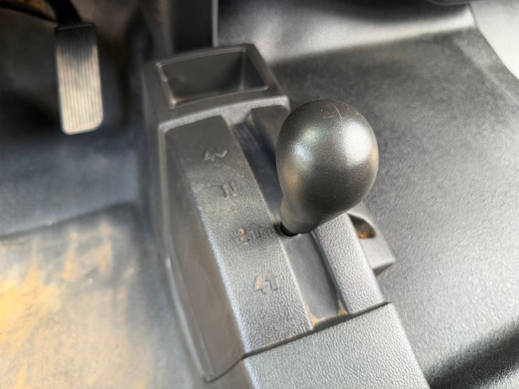 2019-chevrolet-silverado-1500-image-26