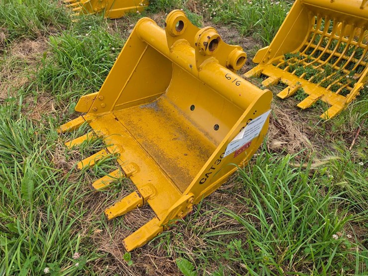 caterpillar-303-image-1