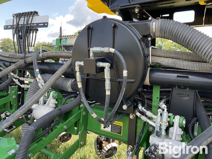 2017-john-deere-1775nt-image-18