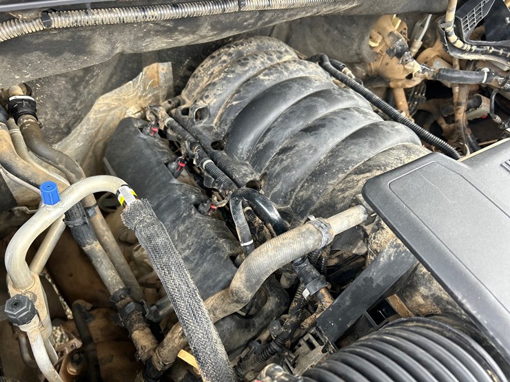 2020-chevrolet-2500hd-image-30