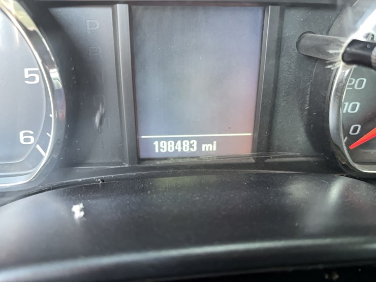 2016-chevrolet-2500-image-17