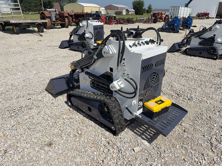 2026-zjg-zj-380-tracked-mini-skid-steer-loader-image-4