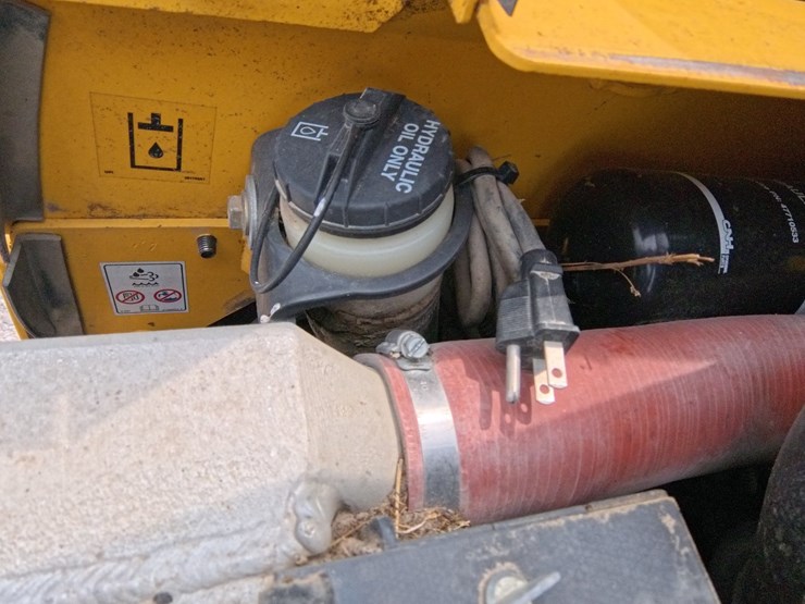 2017-new-holland-l230-image-27