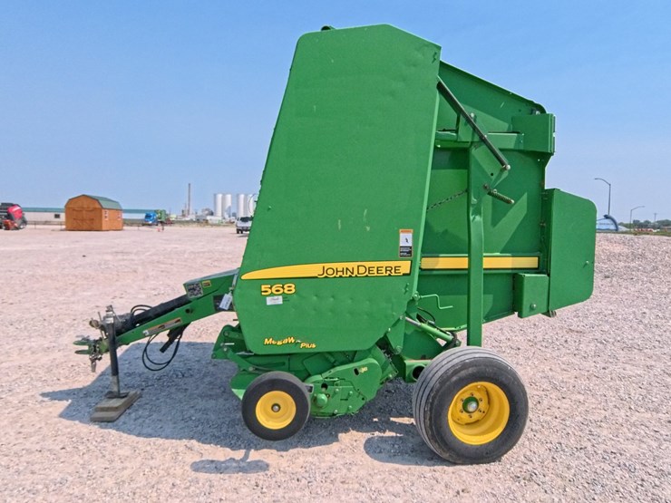 2009-john-deere-568-image-44