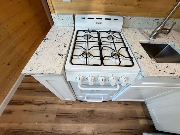 (new)-2026-10x40-2-bed/1-bath-trailer-mounted-tiny-home-image-28