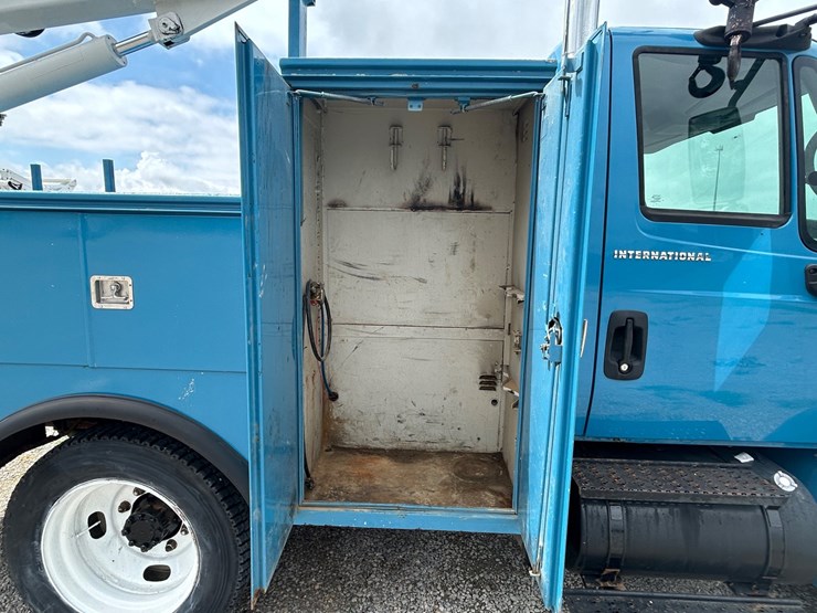 #1087-•-2007-international-service-truck-image-28